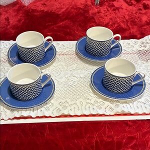 Victoria Beale Williamsburg 9026 Porcelain 4 Classic Blue and White Tea Cup Set
